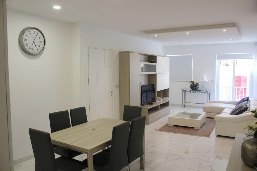 Brand New Modern 2 Bed 2 Bath In St Julian's Ta' Cikkun